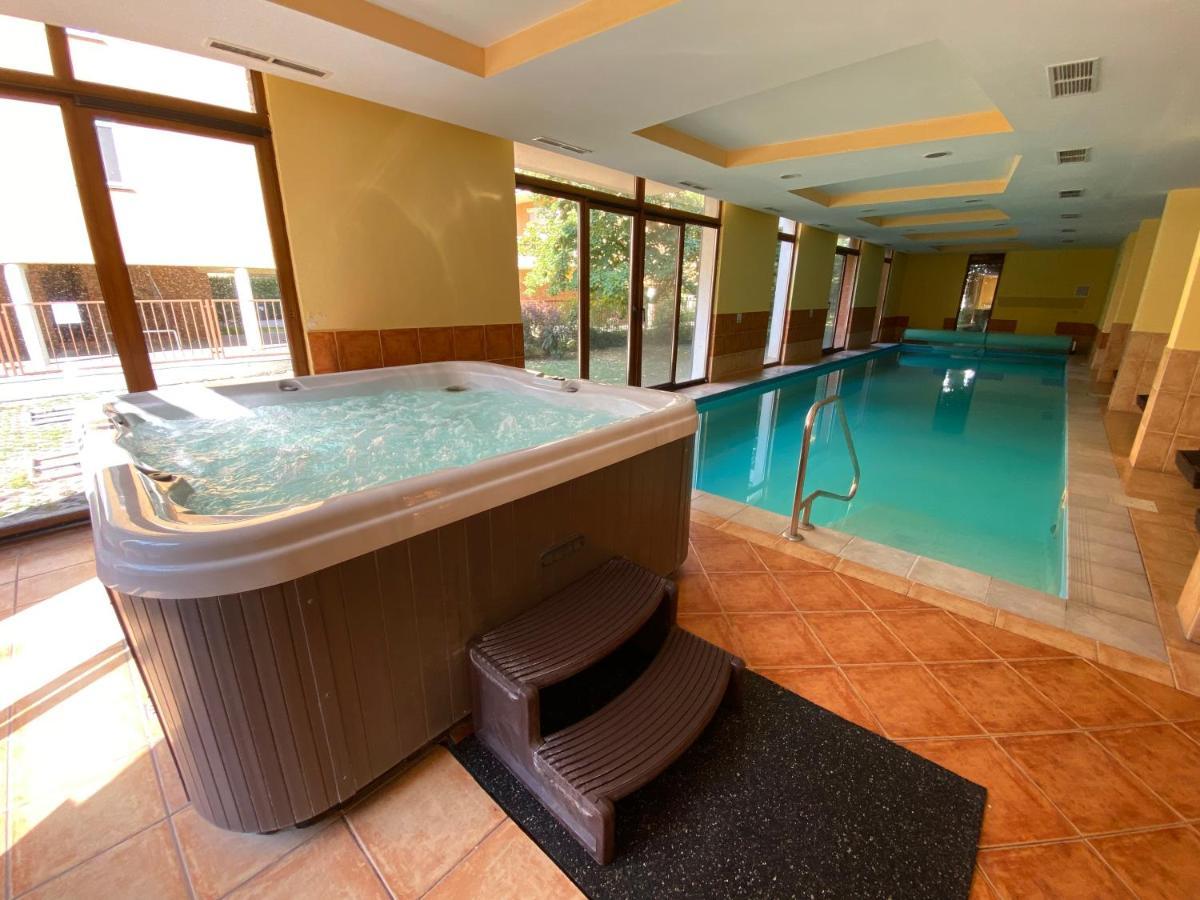 Dorina Wellness Apartment Siofok Ngoại thất bức ảnh